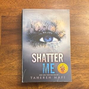 Shatter Me Book by Tahereh Mafi